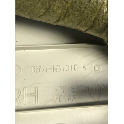 Обшивка стойки передней правой Ford Focus 3 2011-2017 BM51N31010AD